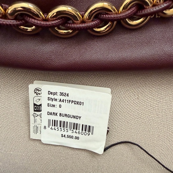 Loewe flamenco bag! Burgundy Leather Shoulder Bag with gorgeous gold hardware - Picture 4 of 6